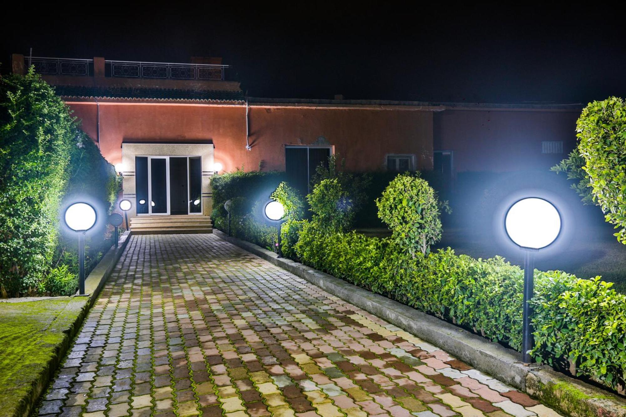 Complexe El Bassatine Hotel Beni Mellal Exterior photo